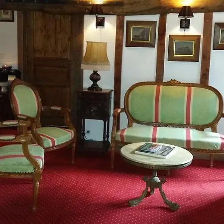 Frühstückspension Les Trois Cheminees D'hotes 3*